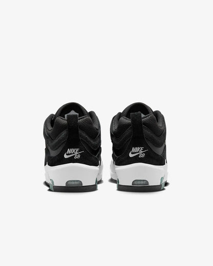 Tenis Air Max Ishod Wair SB Black White