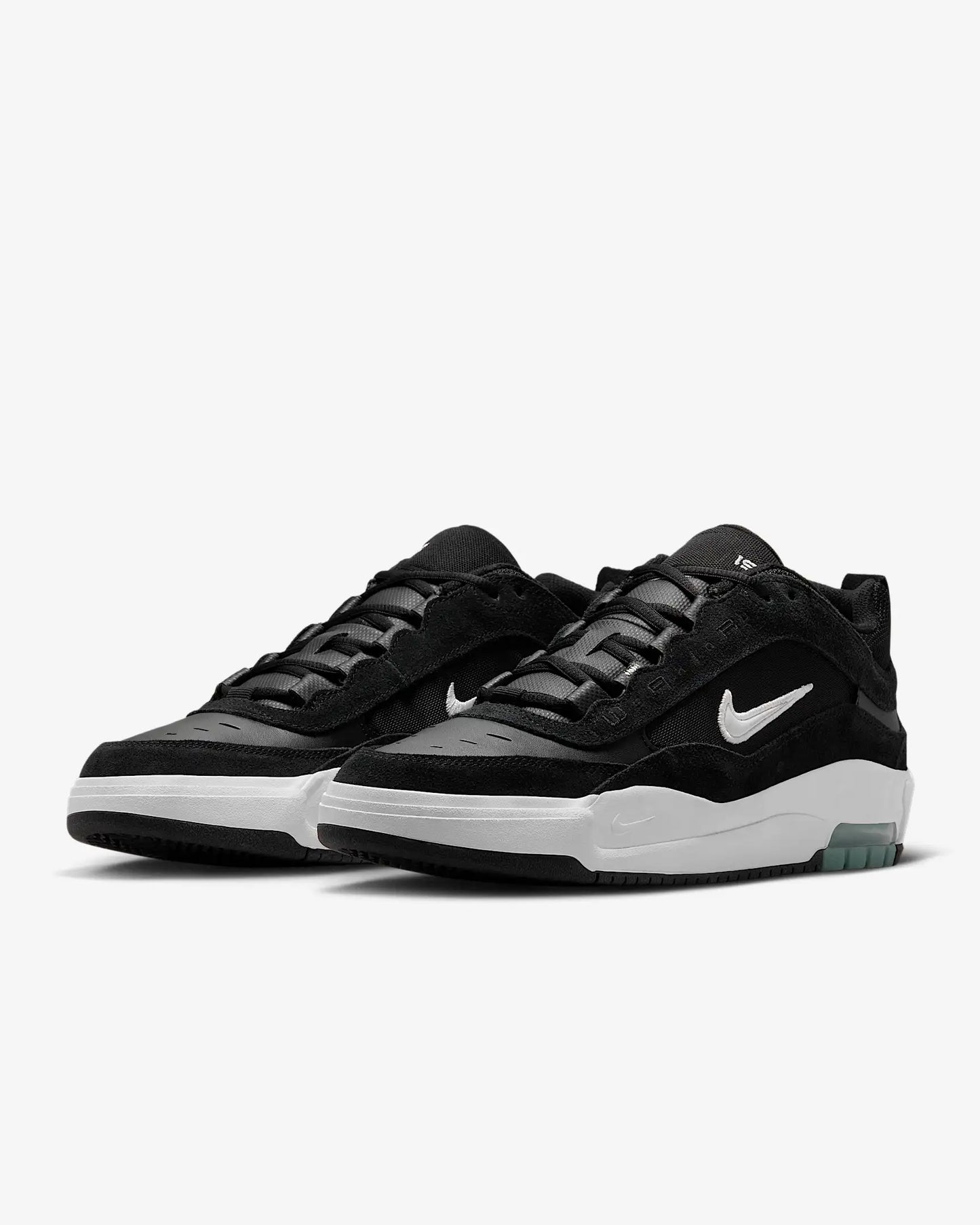 Tenis Air Max Ishod Wair SB Black White