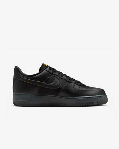 Tenis Air Force 1 07 Black University Gold