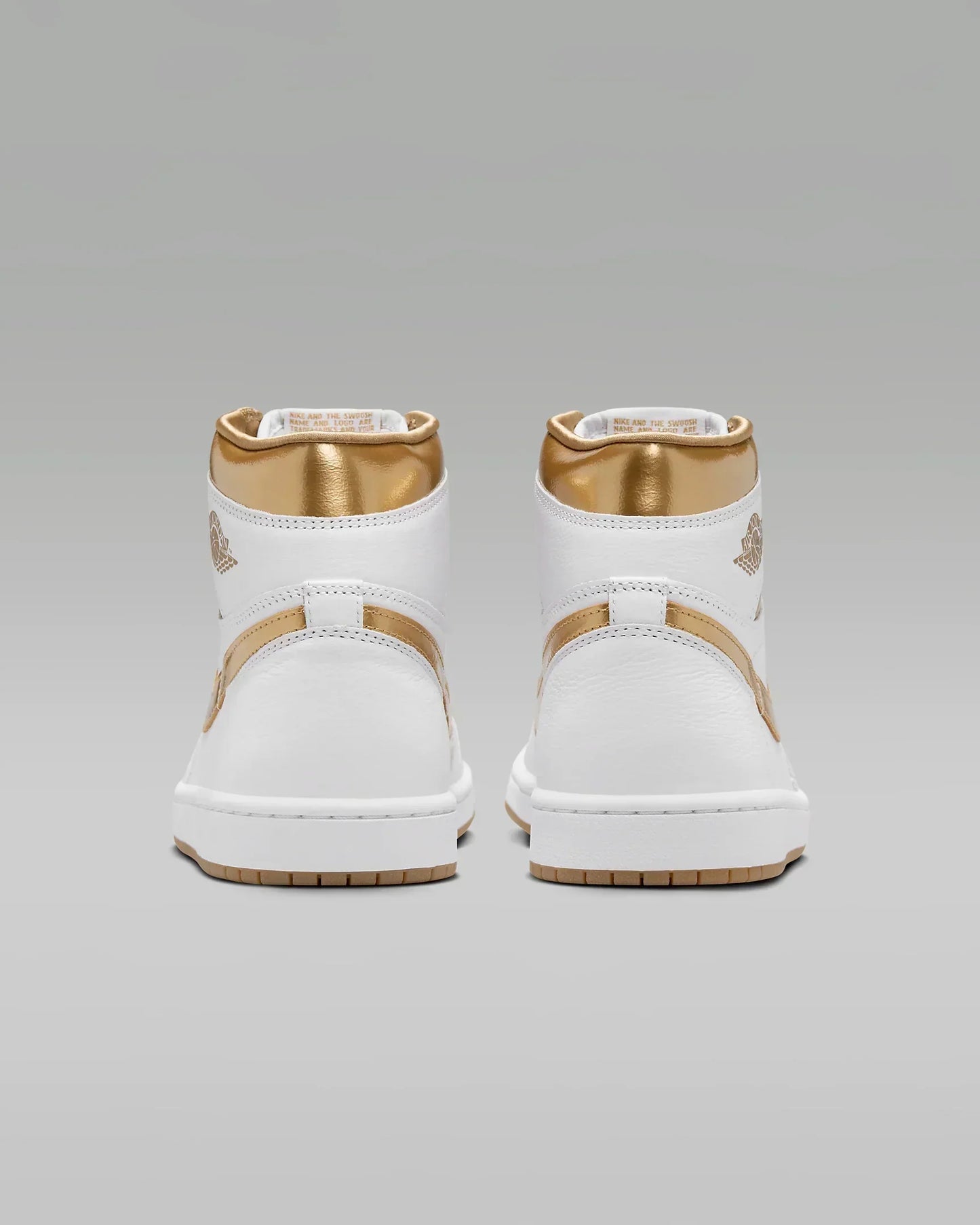 Tenis Air Jordan 1 Retro High OG "White and Gold"