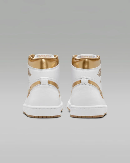 Tenis Air Jordan 1 Retro High OG "White and Gold"
